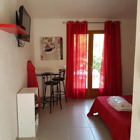 Pour 2 Personnes A 700m De La De Palombaggia