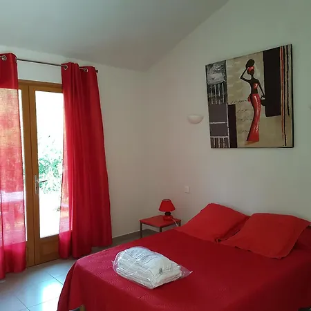 Vakantiehuis Pour 2 Personnes A 700m De La De Palombaggia *