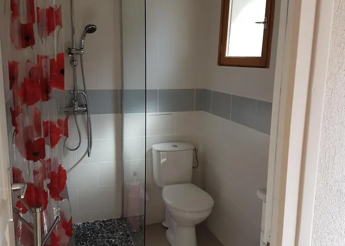 Pour 2 Personnes A 700m De La De Palombaggia *