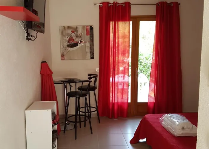 Pour 2 Personnes A 700m De La De Palombaggia