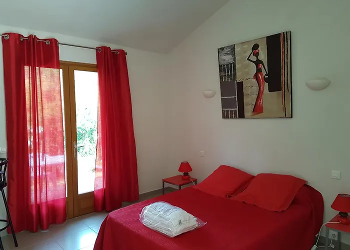 Vakantiehuis Pour 2 Personnes A 700m De La De Palombaggia *